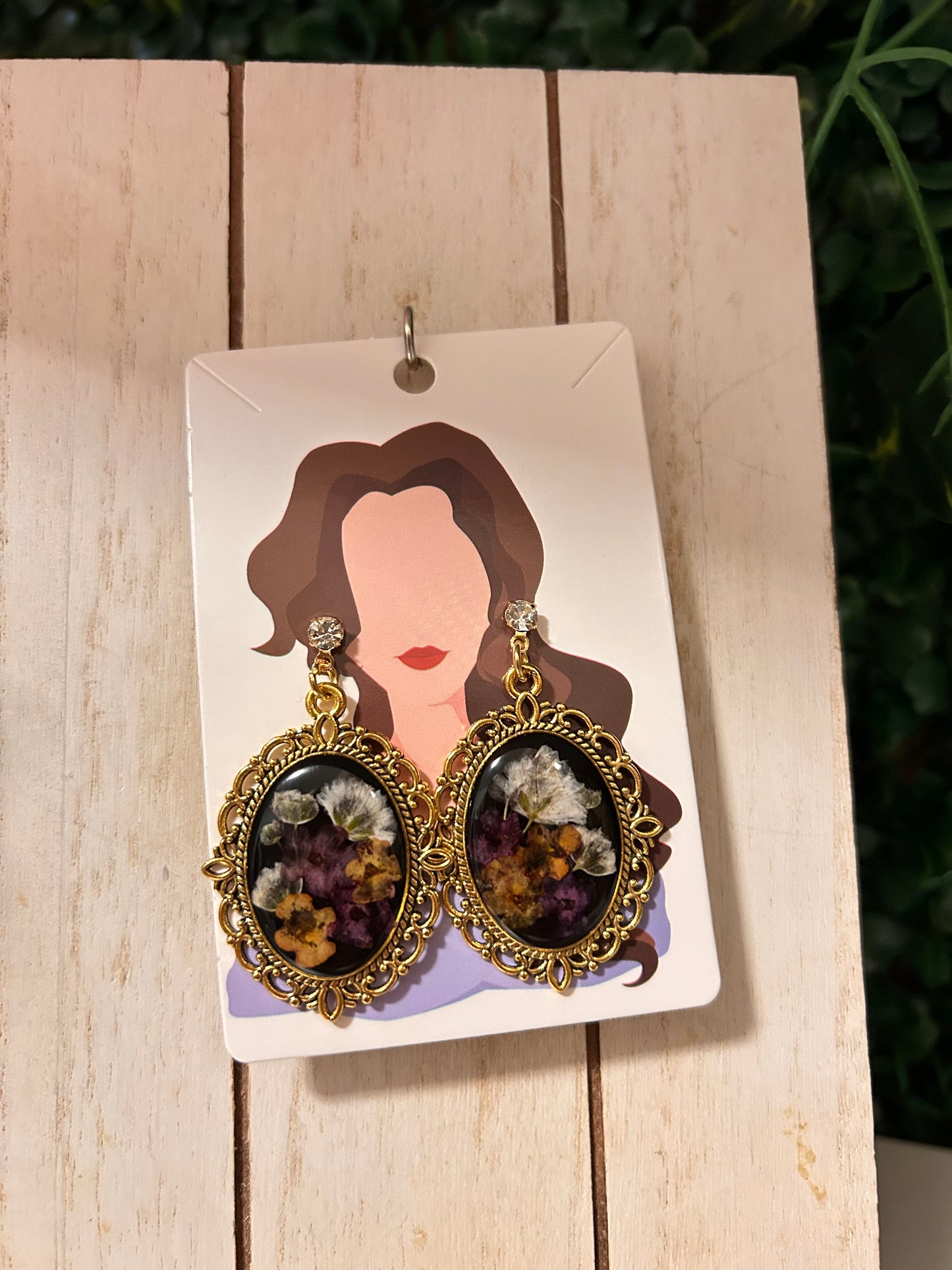 Antique gold earrings (multi color)