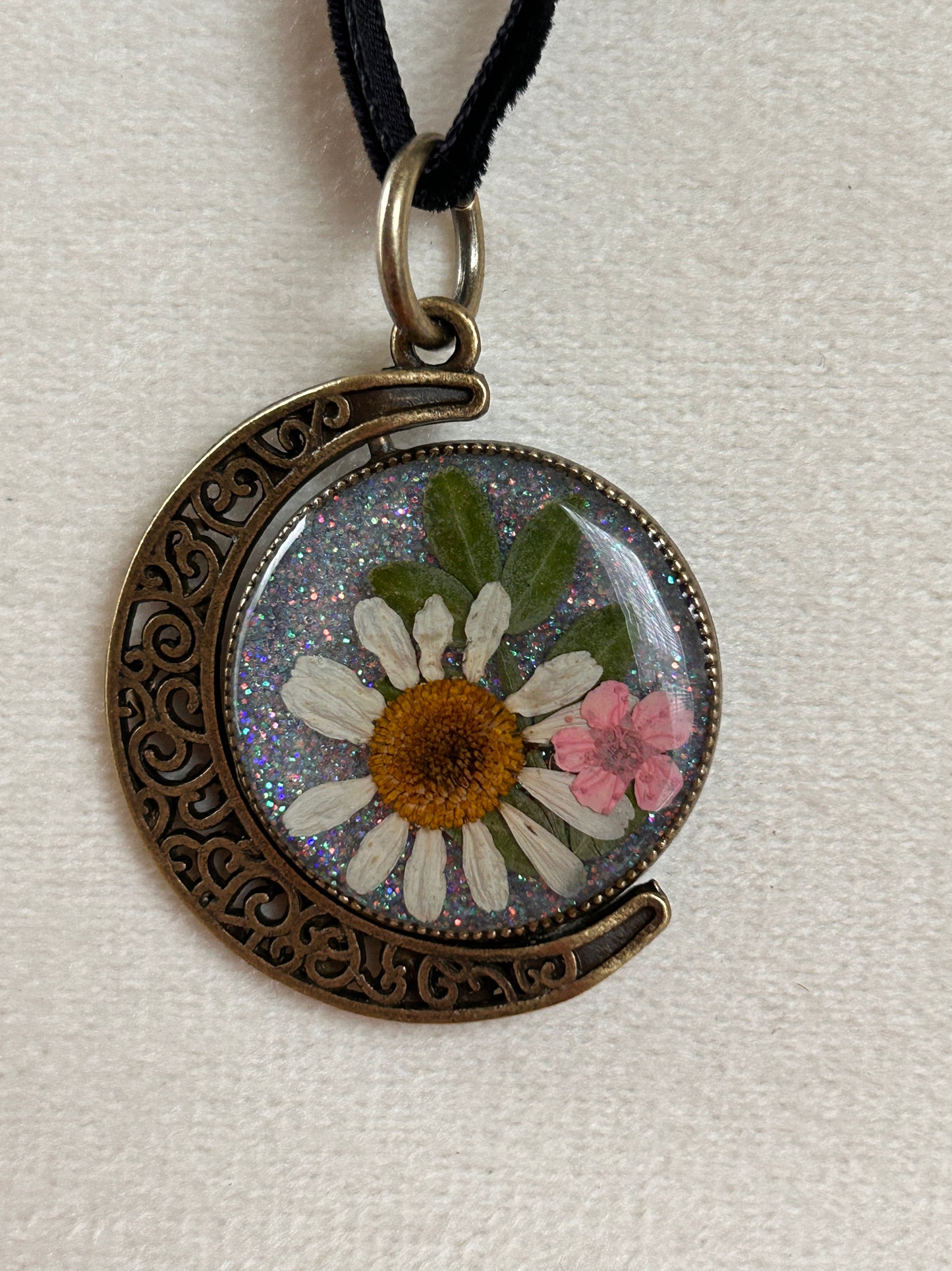 Bronze reversible choker (chamomile)