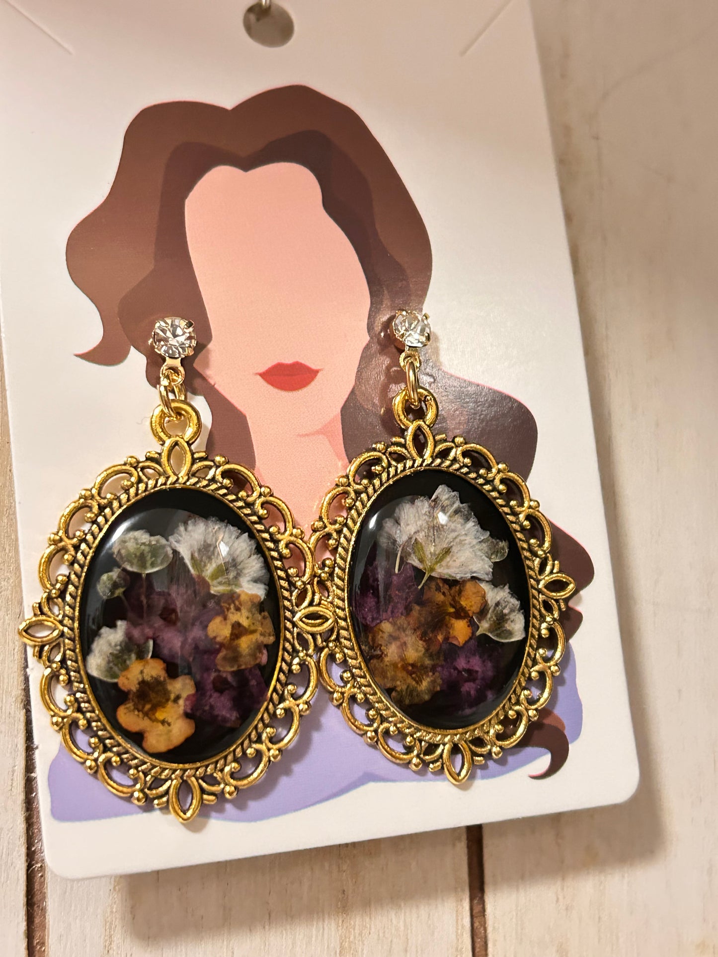 Antique gold earrings (multi color)