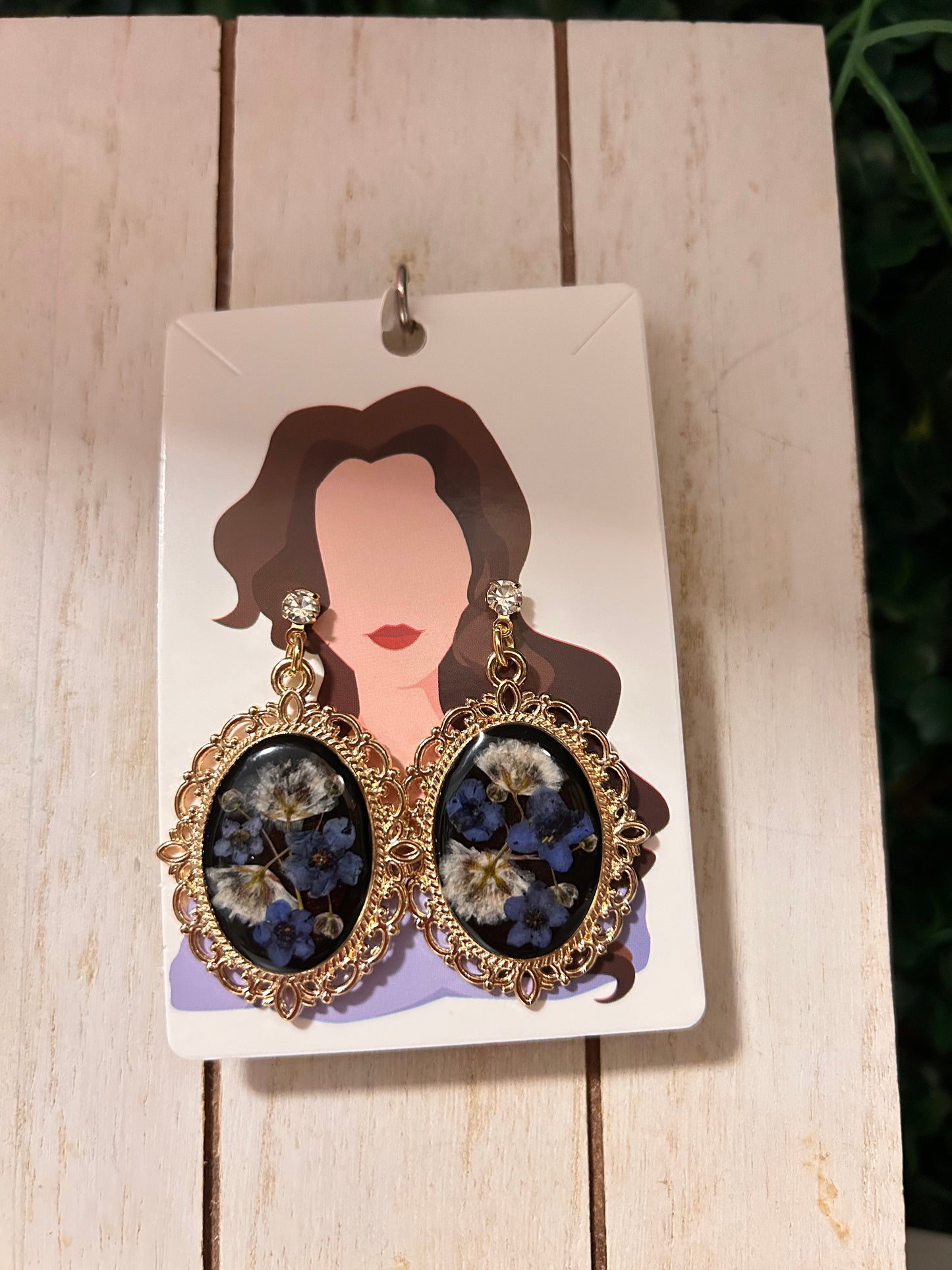 Antique gold earrings (blue)