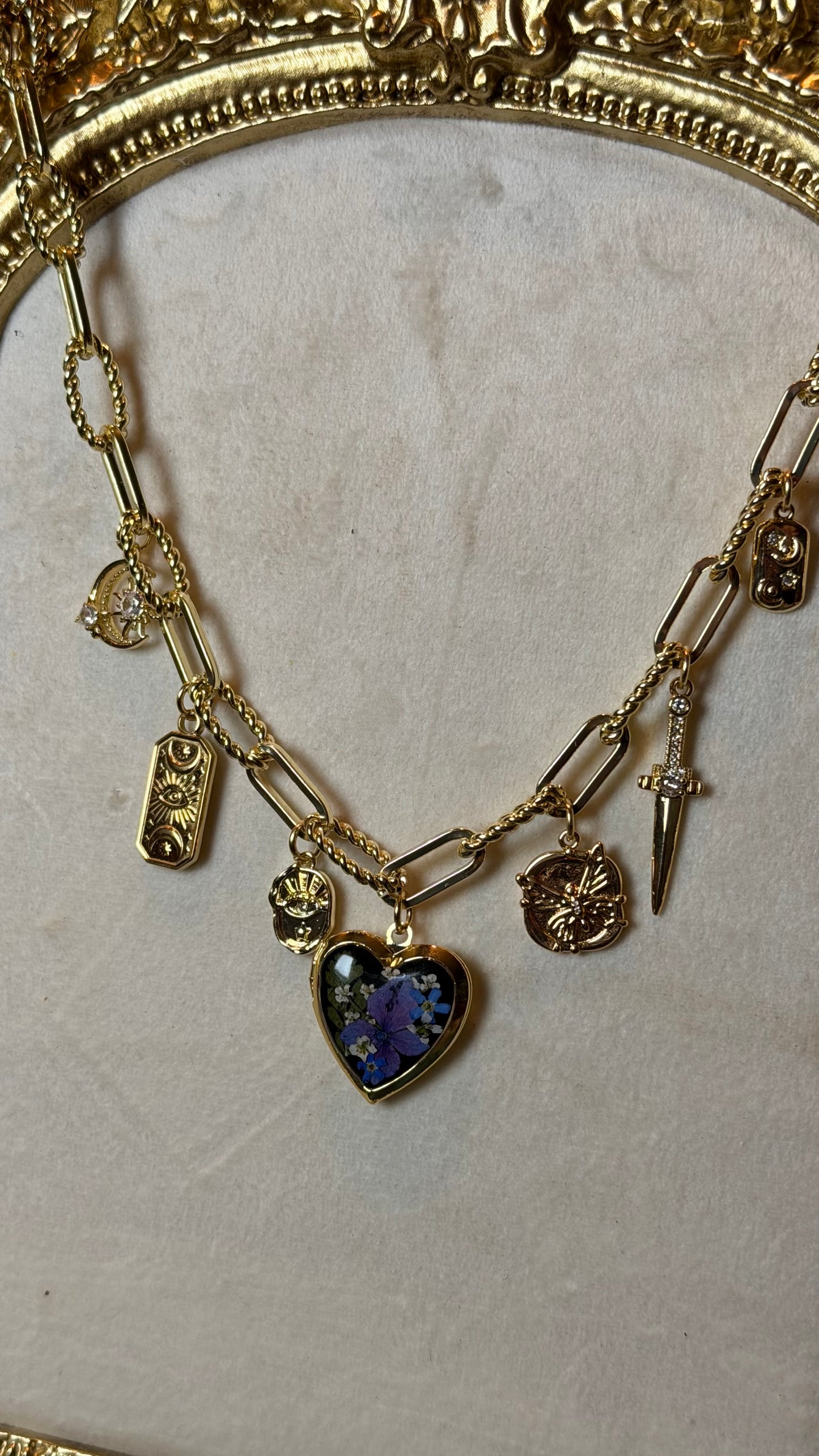Gold locket charm necklace (d)