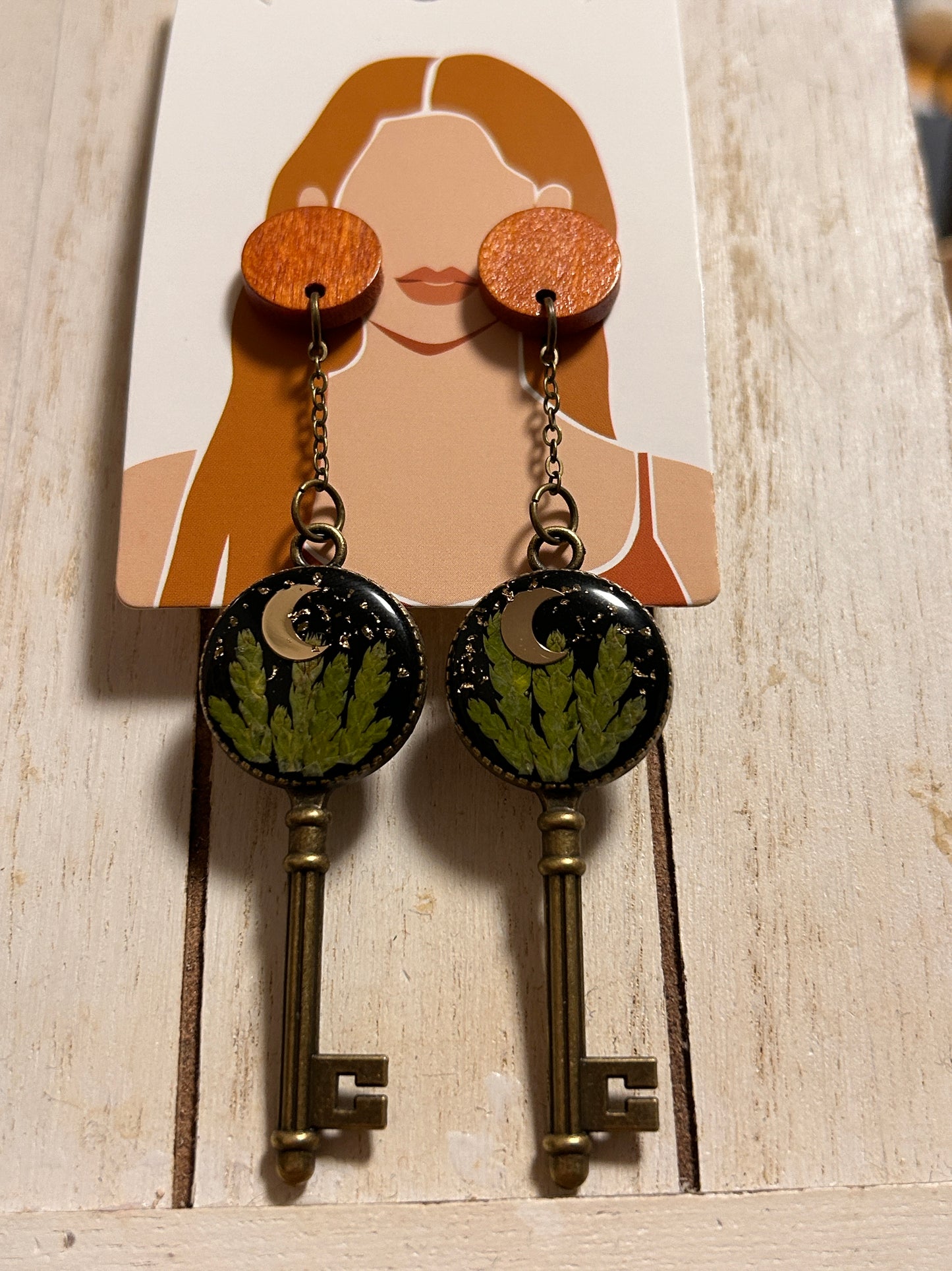 Forest Skeleton key hanging earrings (bronze)