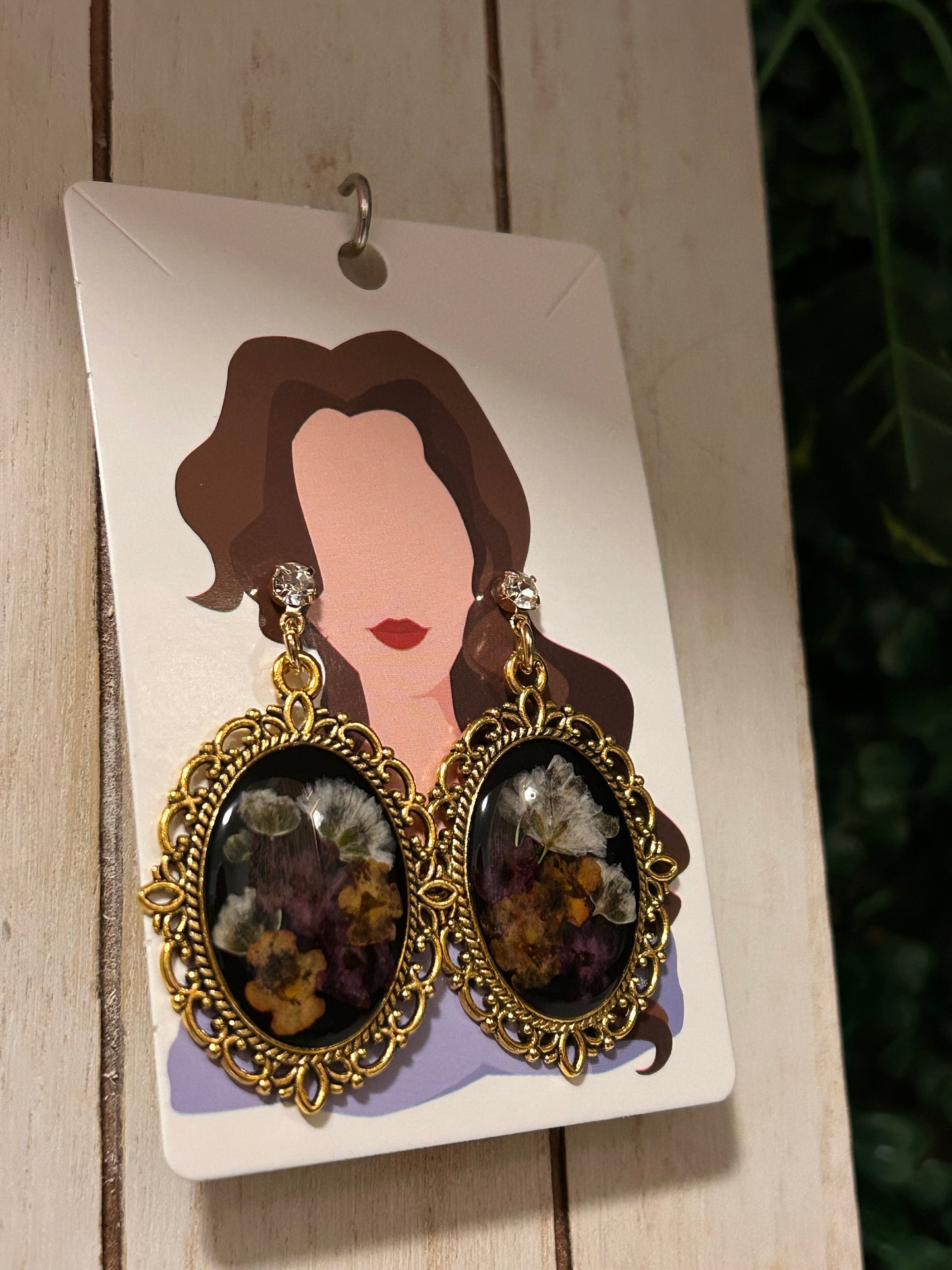 Antique gold earrings (multi color)