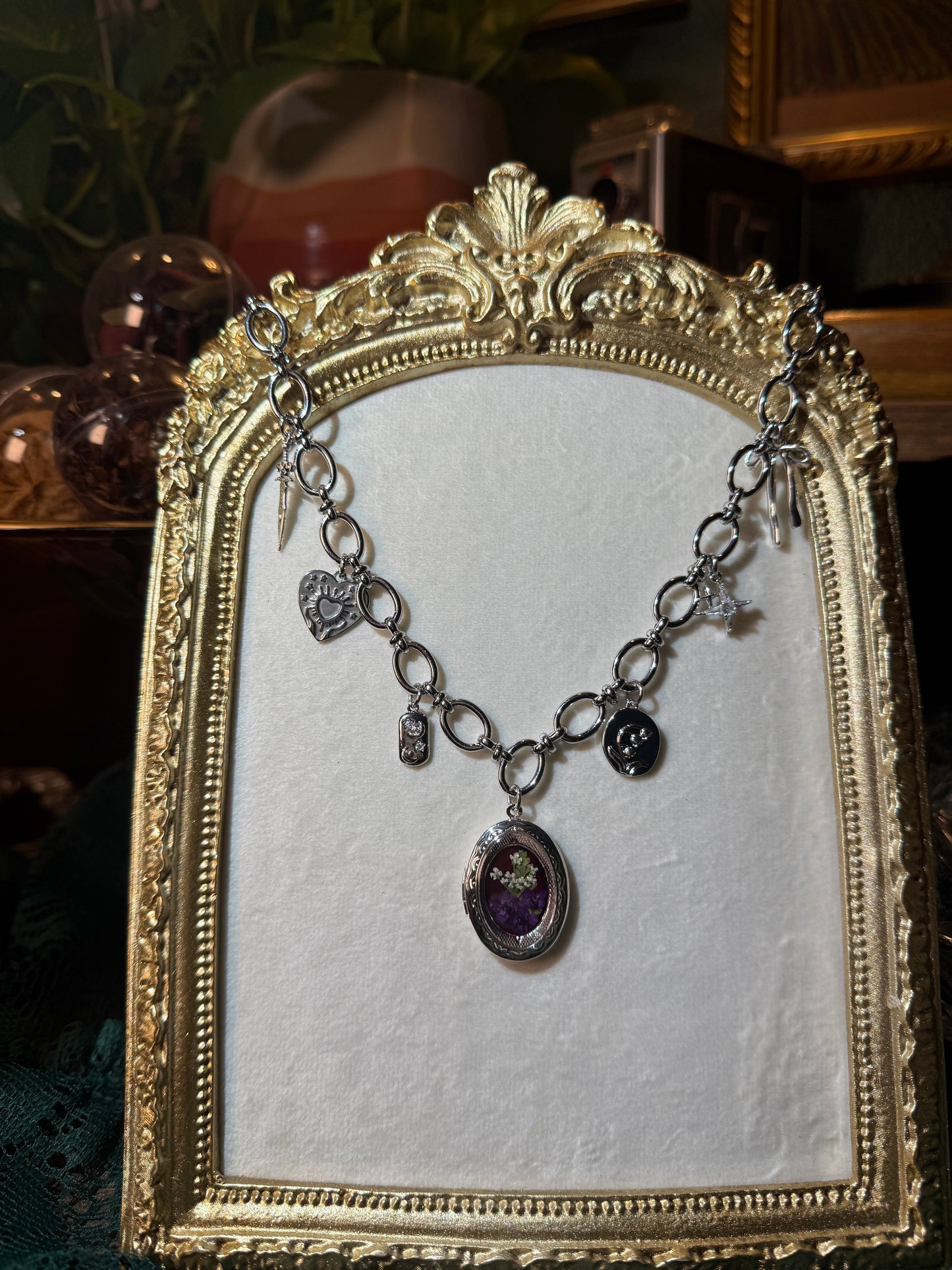 Silver locket charm necklace (g)