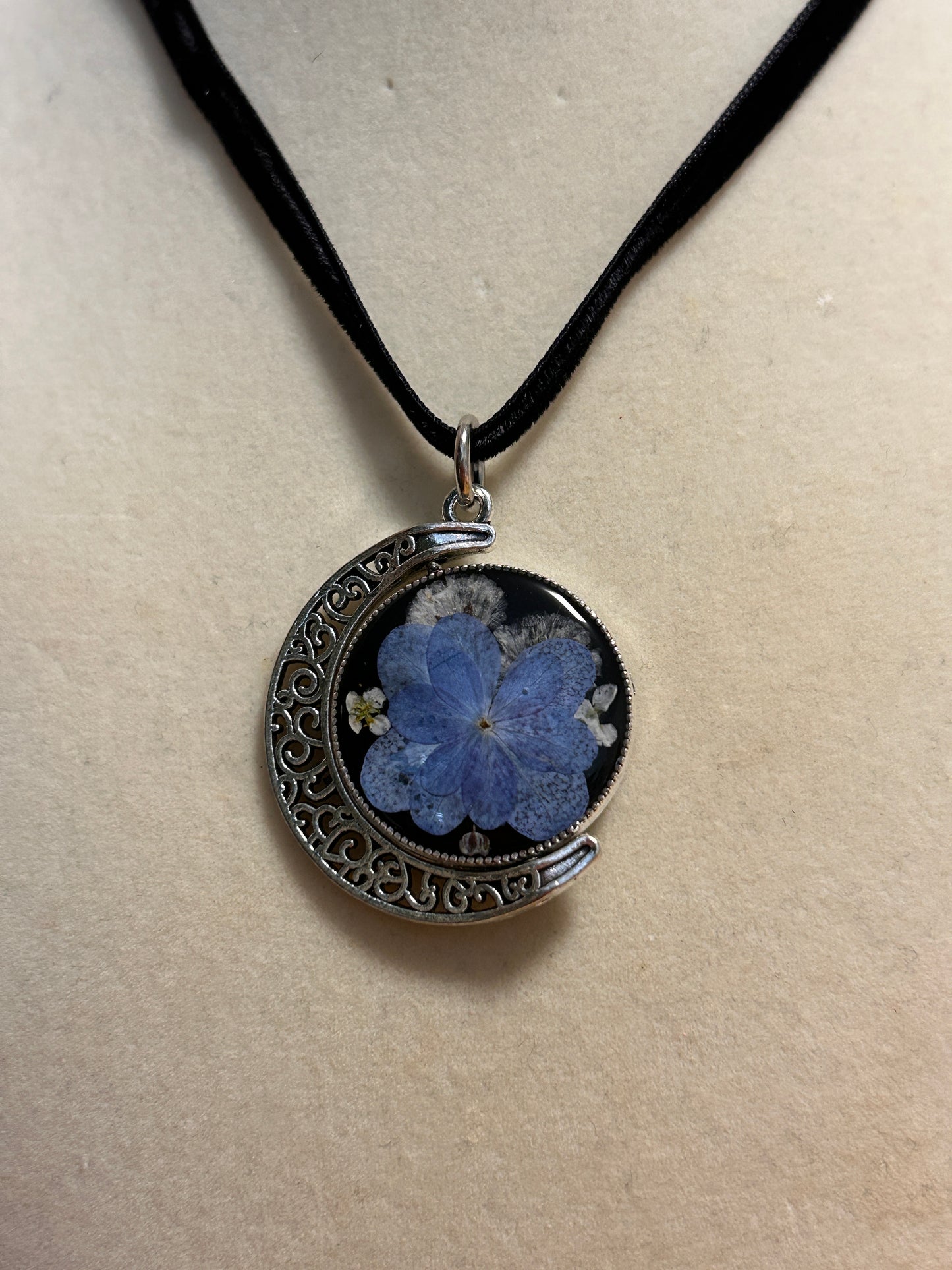 Reversiable choker (blue,red, &purple)