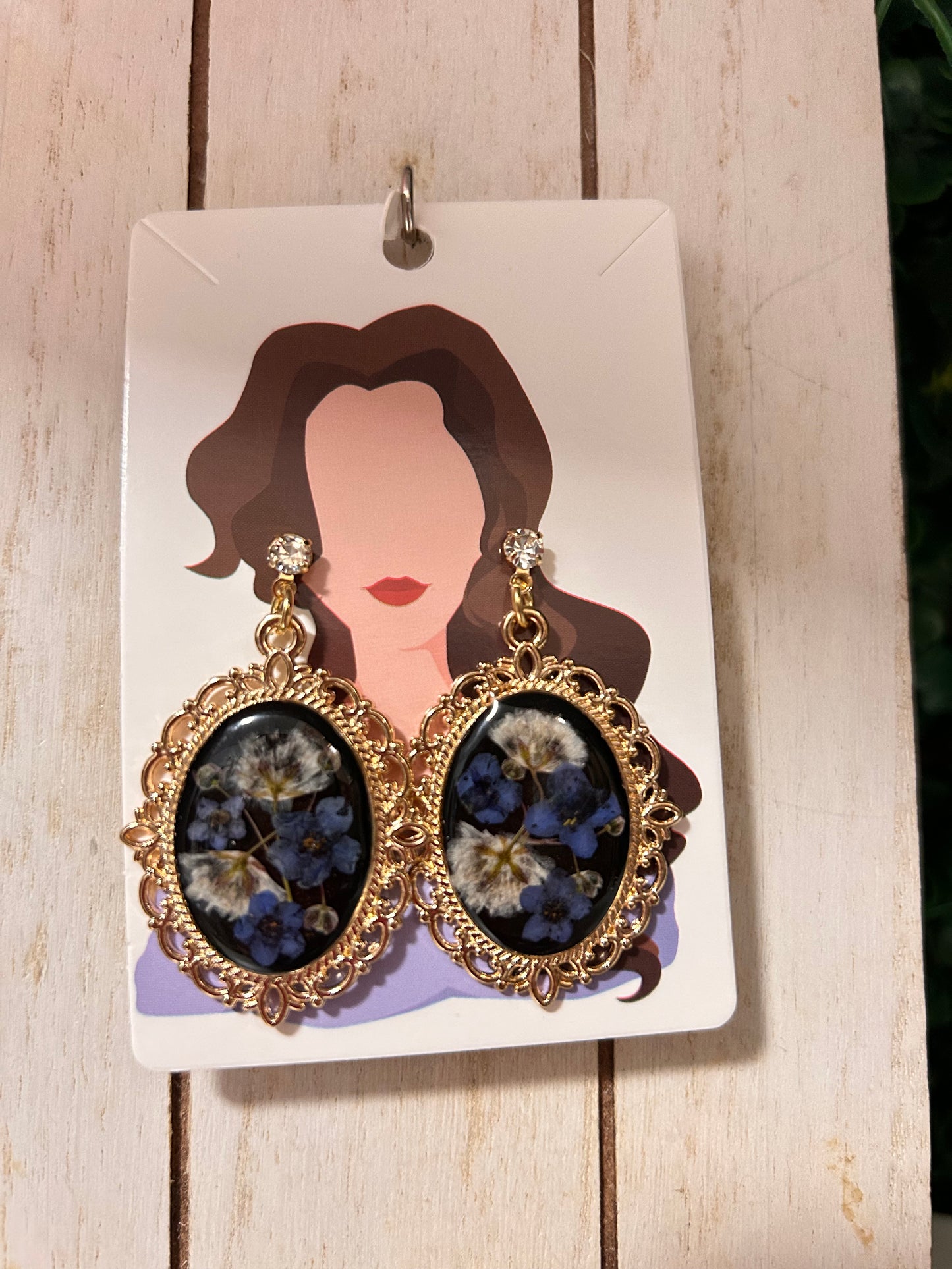 Antique gold earrings (blue)