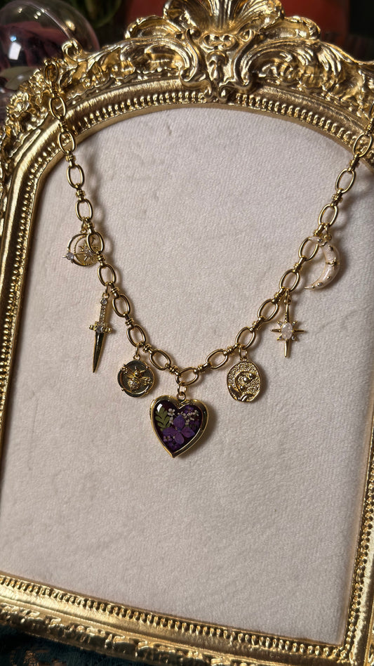 Gold locket charm necklace (g)