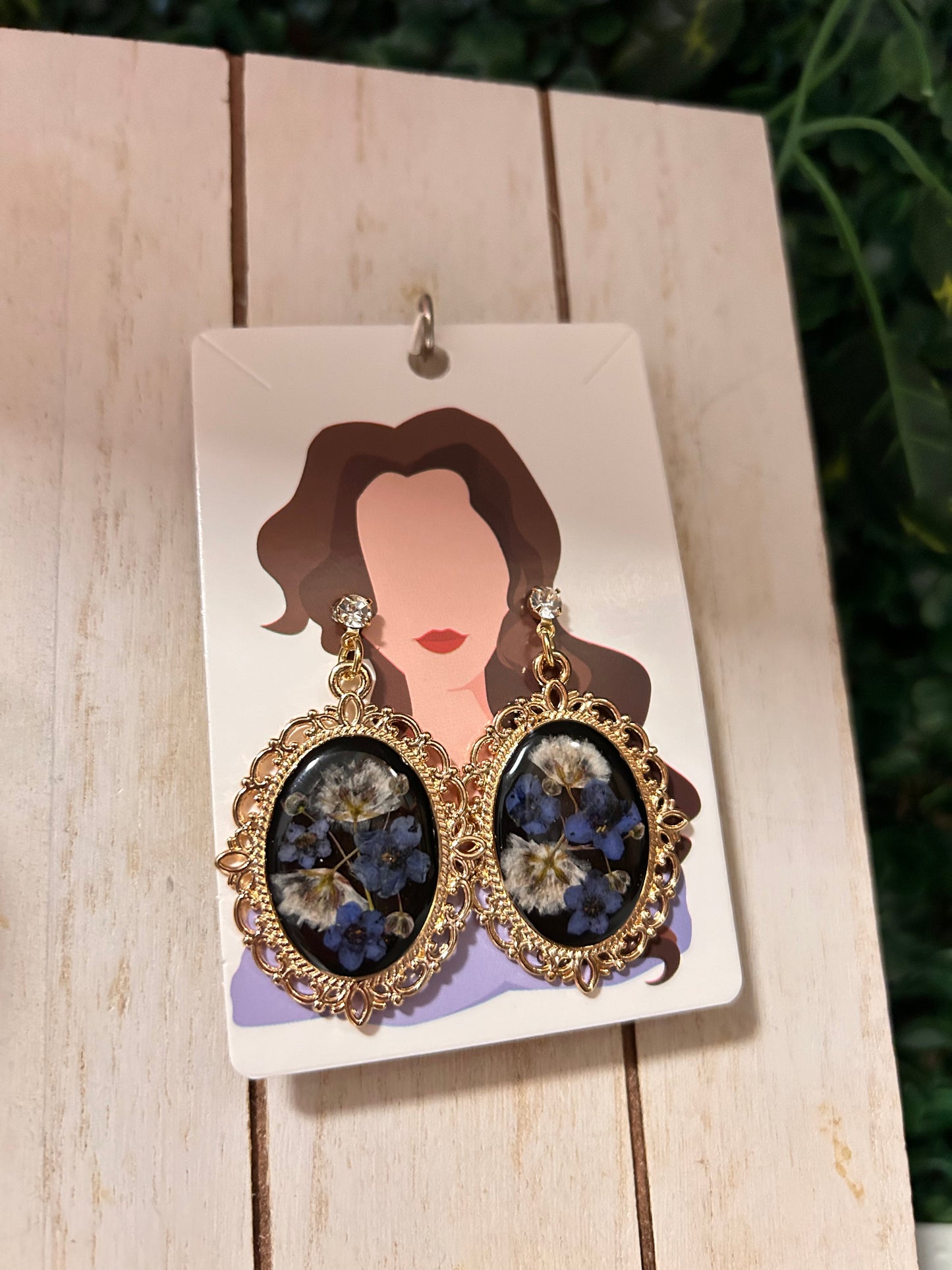 Antique gold earrings (blue)