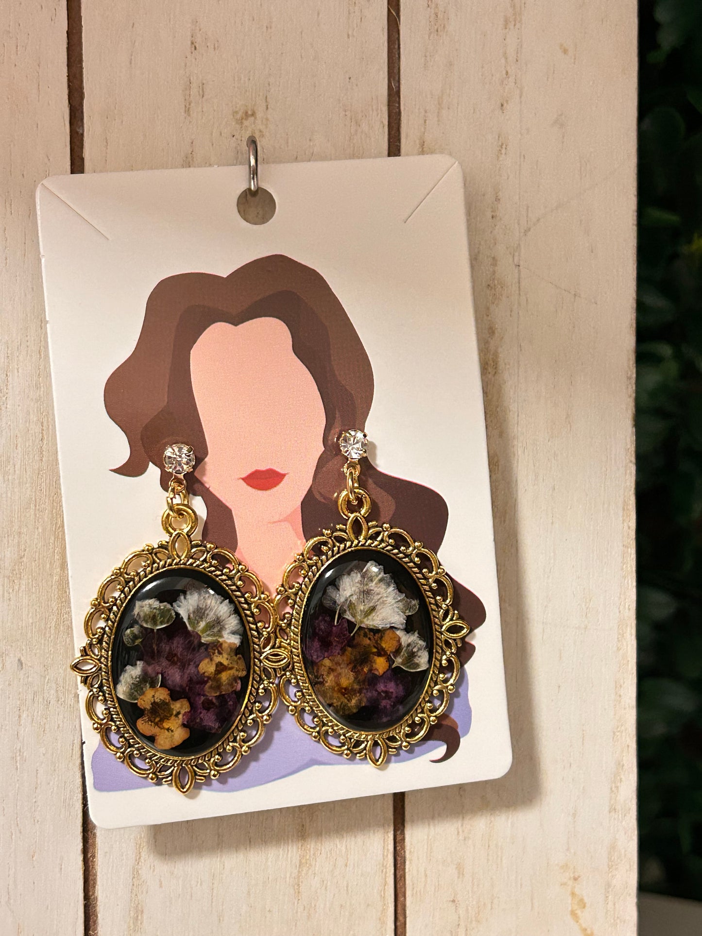 Antique gold earrings (multi color)