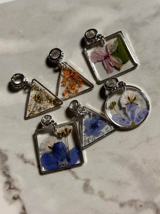 Small single charm reveal