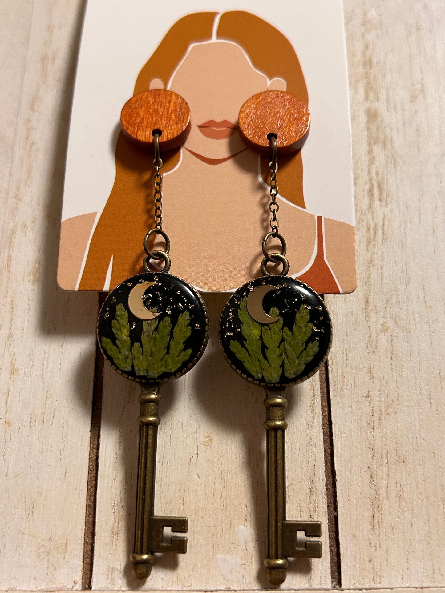 Forest Skeleton key hanging earrings (bronze)