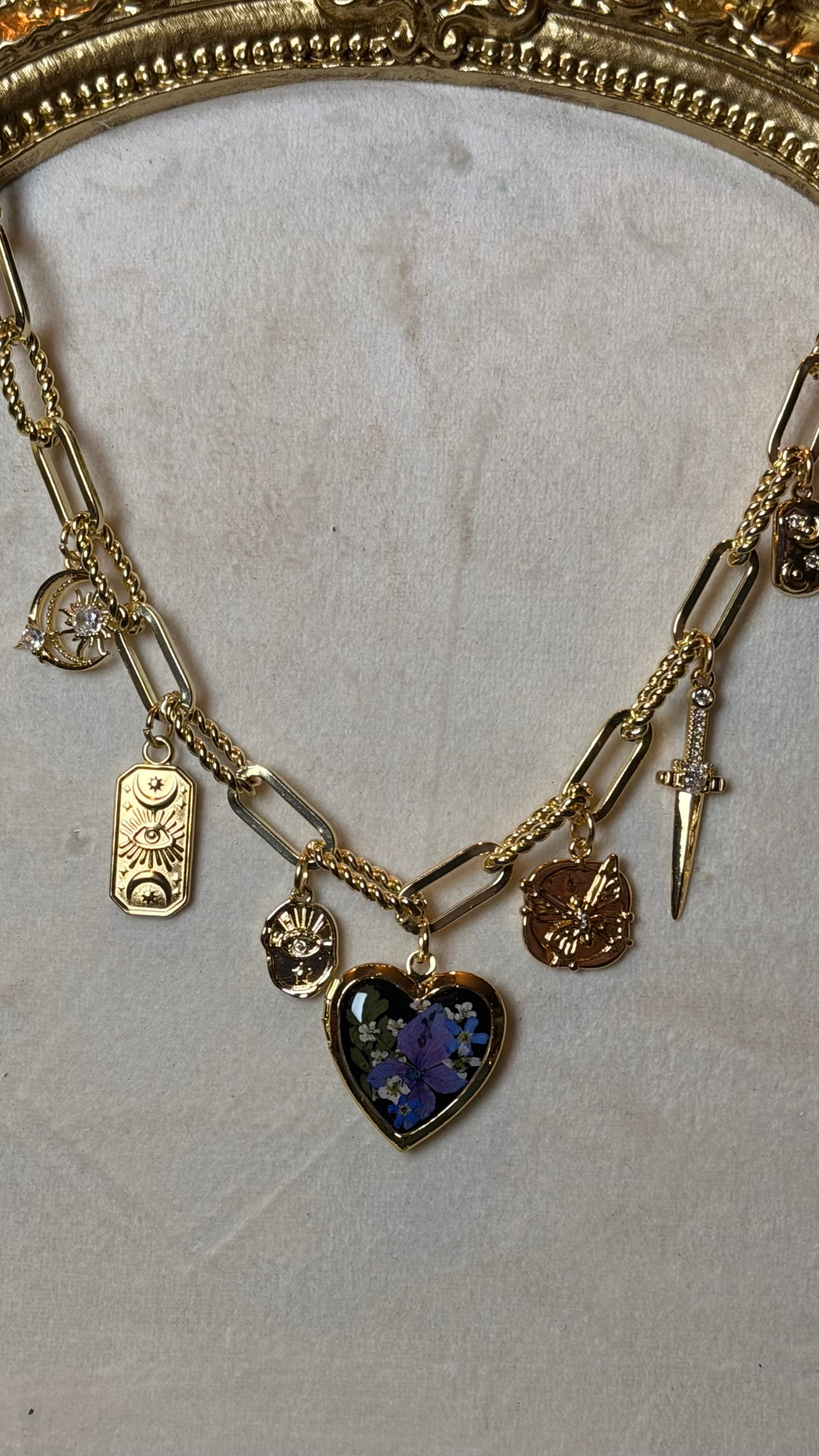 Gold locket charm necklace (d)
