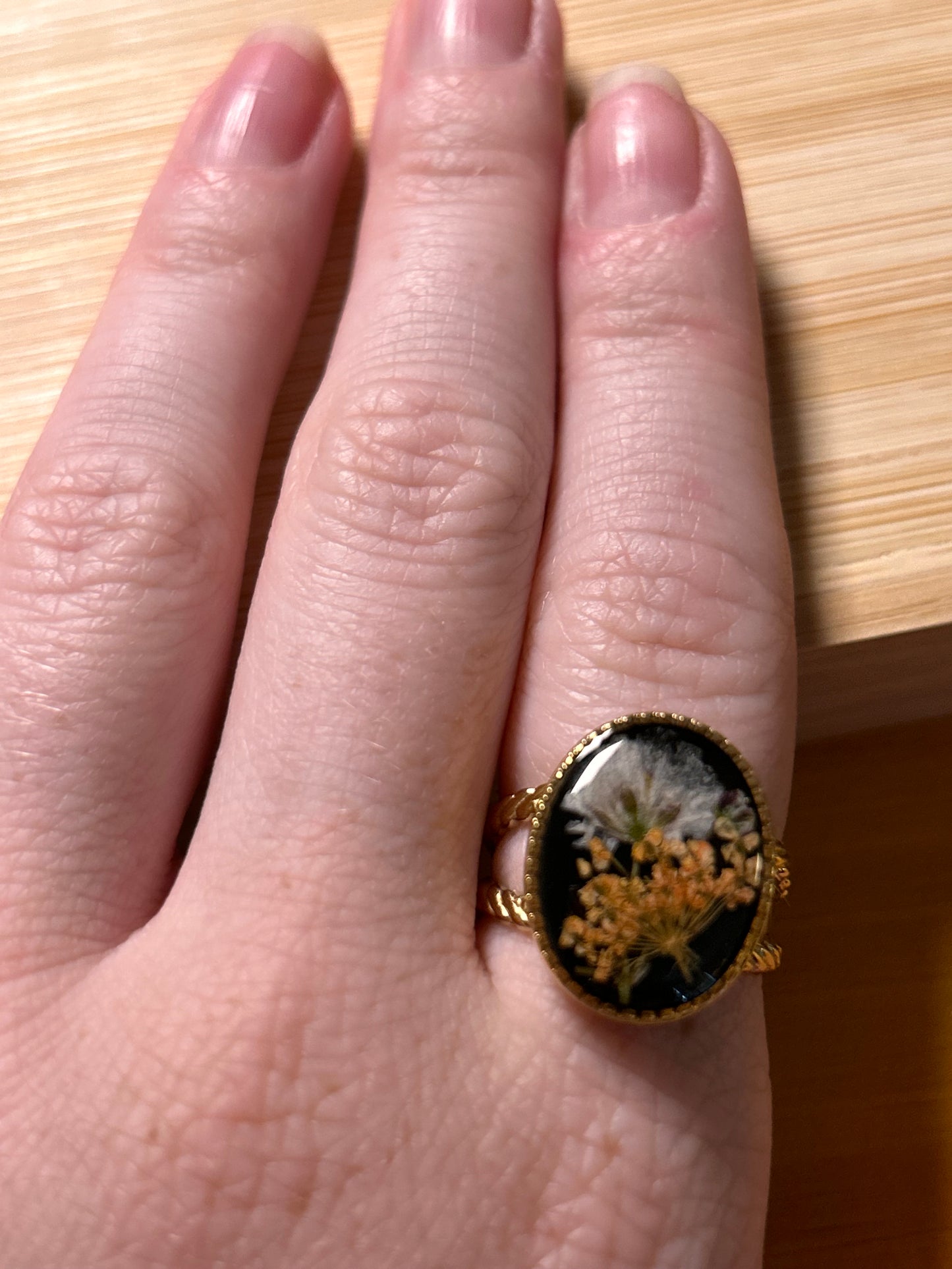 Black resin Flower ring reveals